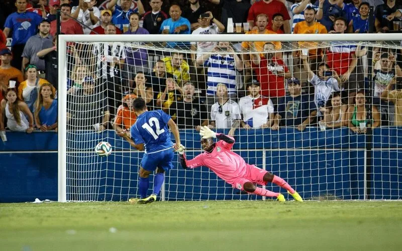 phat den la gi toan tap ve qua penalty trong bong da